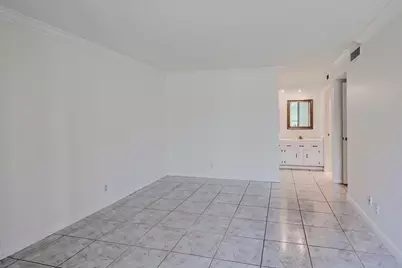 5390 Woodland Lakes Drive, Unit #102, Palm Beach Gardens, FL 33418 - Photo 20