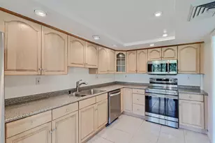 5390 Woodland Lakes Dr, Palm Beach Gardens, FL 33418 - Photo 10