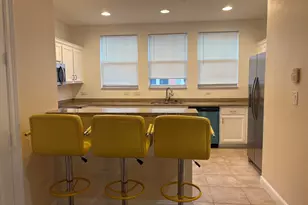 833 Millbrae Ct, West Palm Beach, FL 33401 - Photo 2