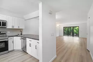 341 Lakeview Dr, Weston, FL 33326 - Photo 8