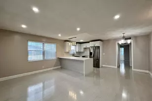 18 Andover A, West Palm Beach, FL 33417 - Photo 2