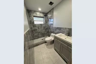 490 W 31st Street, Riviera Beach, FL 33404 - Photo 2