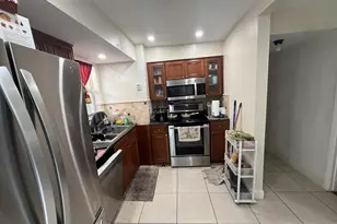 725 Lori Dr, Palm Springs, FL 33461 - Photo 20