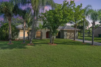 737 SW Belmont Circle, Port Saint Lucie, FL 34953 - Photo 2