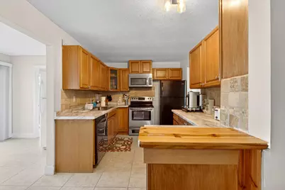 584 SE Greenway Terrace, Port Saint Lucie, FL 34983 - Photo 16