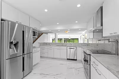 2435 Presidential Way, Unit #H, West Palm Beach, FL 33401 - Photo 8