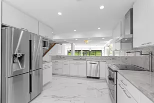 2435 Presidential Way, West Palm Beach, FL 33401 - Photo 8