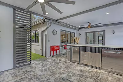 7077 Oakmont Drive, Lake Worth, FL 33467 - Photo 6