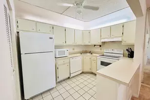 414 Pine Glen Ln, Greenacres, FL 33463 - Photo 2