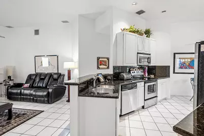 6389 Brava Way, Boca Raton, FL 33433 - Photo 6