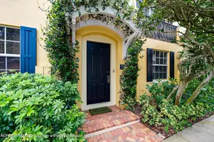 338 Tuxedo Ln, West Palm Beach, FL 33401 - Photo 1