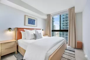 11 NE 6th St, Miami, FL 33132 - Photo 10