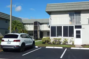 231 Flanders E, Delray Beach, FL 33484 - Photo 16