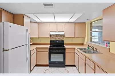 821 SE Solaz Avenue, Port Saint Lucie, FL 34983 - Photo 8