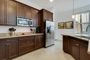 1083 Piccadilly Dr, Palm Beach Gardens, FL 33418 - Photo 10