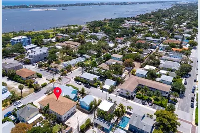 125 S Palmway Avenue, Unit #4, Lake Worth Beach, FL 33460 - Photo 2