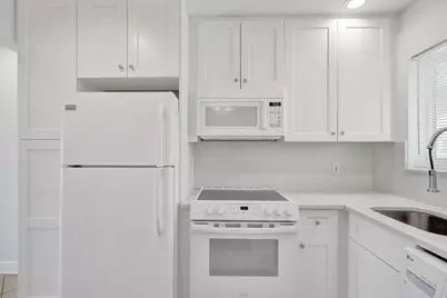 2311 NE 36th Street, Unit #2F, Lighthouse Point, FL 33064 - Photo 4