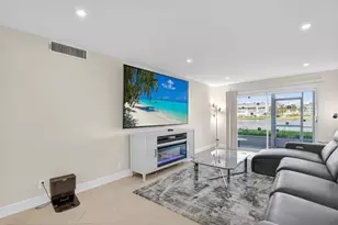 1090 Guildford E, Boca Raton, FL 33434 - Photo 20