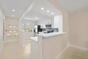 1090 Guildford E, Boca Raton, FL 33434 - Photo 4