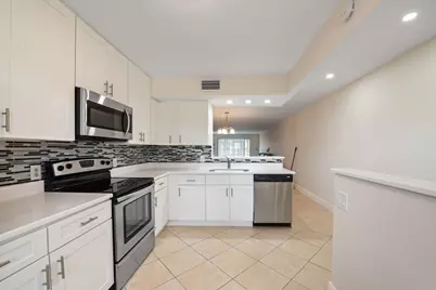 1090 Guildford E, Unit #1090, Boca Raton, FL 33434 - Photo 2