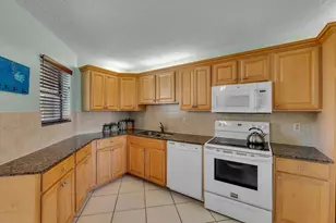5650 Camino Del Sol, Boca Raton, FL 33433 - Photo 8
