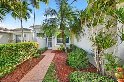 10565 Royal Caribbean Circle, Boynton Beach, FL 33437 - Photo 2
