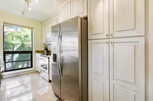 326 Brackenwood Cir, Palm Beach Gardens, FL 33418 - Photo 16