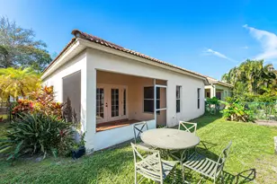 2100 Bonisle Cir, Riviera Beach, FL 33418 - Photo 18