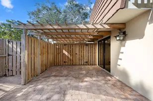 1907 19th Ln, Palm Beach Gardens, FL 33418 - Photo 4