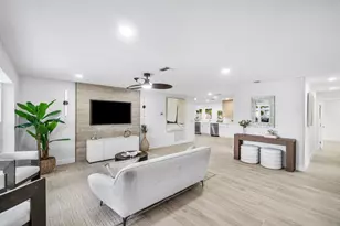 2634 SW 5th St, Boynton Beach, FL 33435 - Photo 4