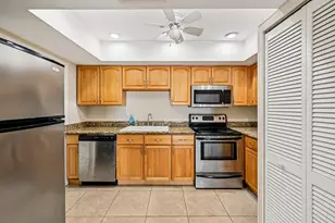 370 Wilma Circle W Unit, Riviera Beach, FL 33404 - Photo 10