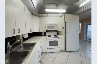 4053 Hythe C, Boca Raton, FL 33434 - Photo 12