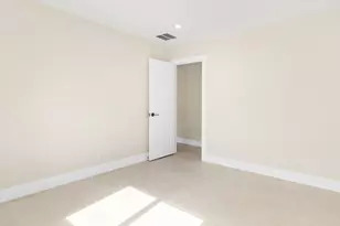 965 SE 10th Ct, Pompano Beach, FL 33060 - Photo 32