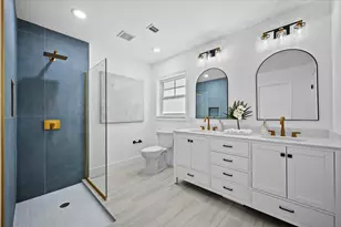 19787 Hibiscus Dr, Jupiter, FL 33469 - Photo 2