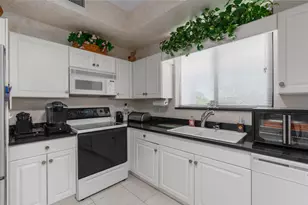 7546 La Paz Blvd, Boca Raton, FL 33433 - Photo 10
