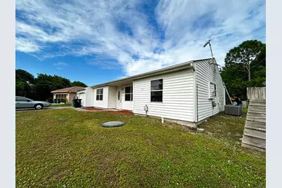 1853 SE Dranson Circle, Port Saint Lucie, FL 34952 - Photo 4