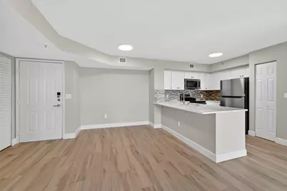 167 Yacht Club Way, Unit #104, Hypoluxo, FL 33462 - Photo 4