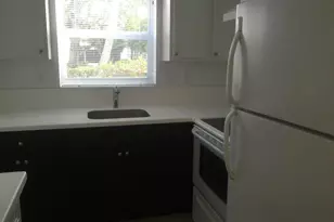 113 Andover E, West Palm Beach, FL 33417 - Photo 2