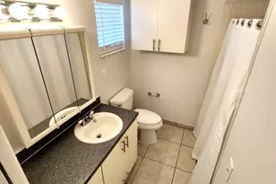 2926 Ashley Dr E, West Palm Beach, FL 33415 - Photo 6