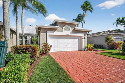 10808 Royal Caribbean Circle, Boynton Beach, FL 33437 - Photo 2