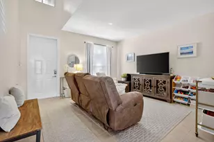 4451 Lake Lucerne Cir, West Palm Beach, FL 33409 - Photo 14