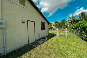 1013 SW Mataro Ave, Port Saint Lucie, FL 34953 - Photo 32