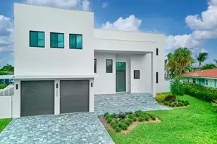 2751 NE 22nd Ct, Pompano Beach, FL 33062 - Photo 2