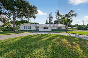 700 Lakeside Cir, North Palm Beach, FL 33408 - Photo 2