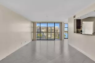 600 Parkview Dr, Hallandale Beach, FL 33009 - Photo 8