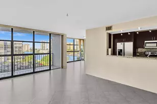 600 Parkview Dr, Hallandale Beach, FL 33009 - Photo 14