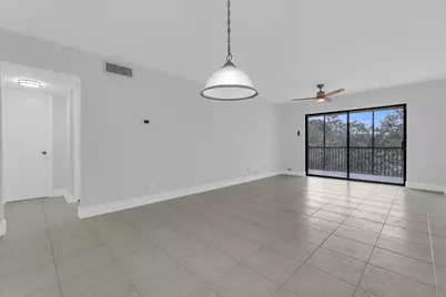 200 Jacaranda Country Club Dr, Unit #3C, Plantation, FL 33324 - Photo 6