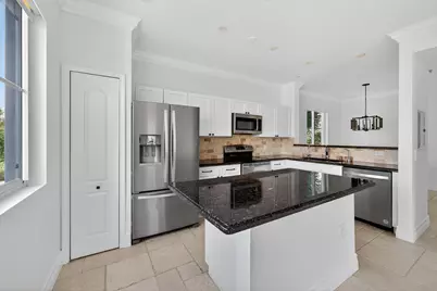 11015 Legacy Lane, Unit #304, Palm Beach Gardens, FL 33410 - Photo 14