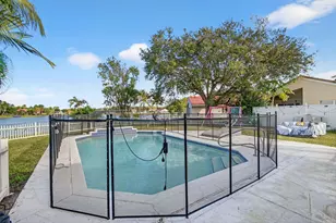 7745 Springfield Lake Dr, Lake Worth, FL 33467 - Photo 26