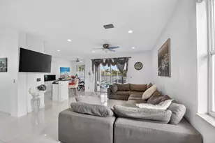 7745 Springfield Lake Dr, Lake Worth, FL 33467 - Photo 14